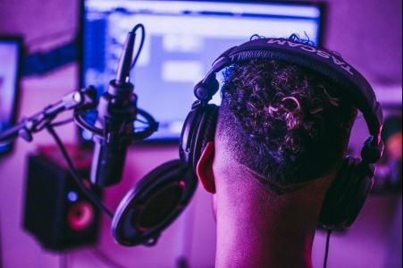 Słuchawki dla Dj'a i studyjne - czym się różną?